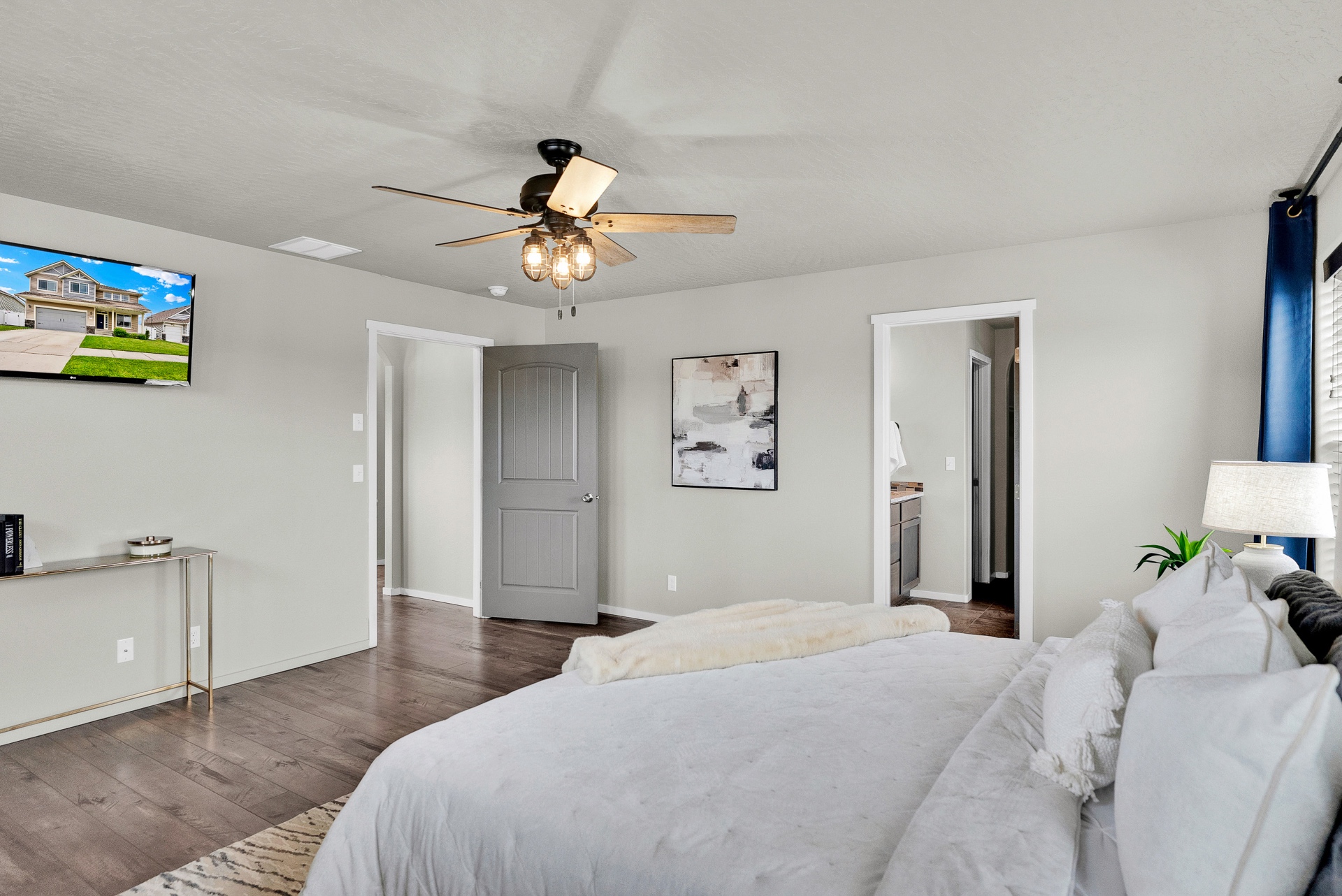 Primary suite